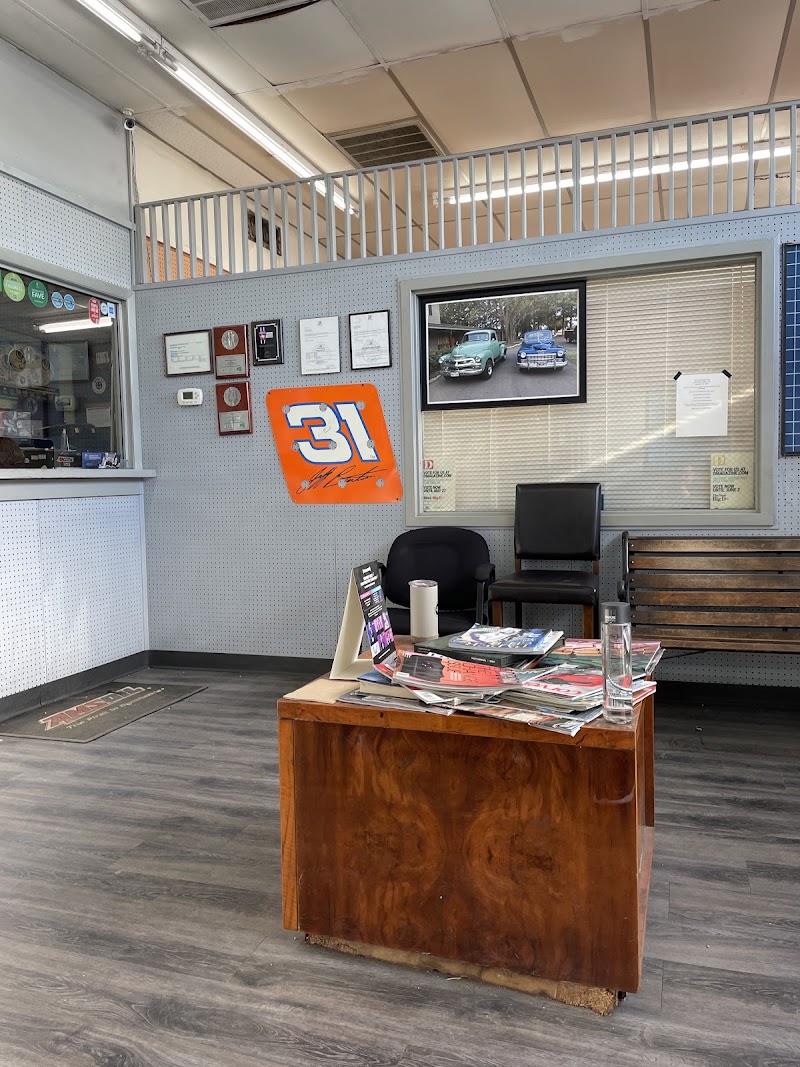 Al's Auto Repair Shop in Dallas