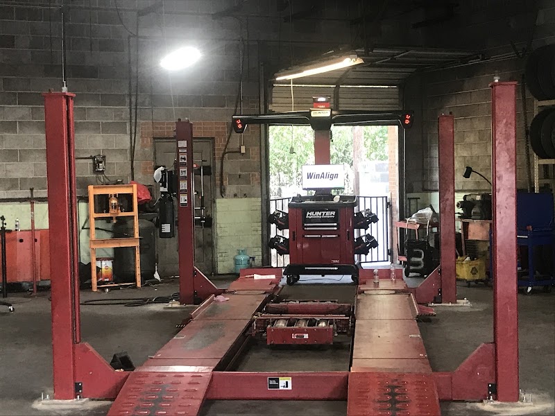 Al's Auto Repair Shop in Dallas